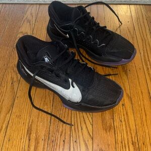 Men's Black, Silver, Nike Zoom Freak 2 Sneakers (Size 9)